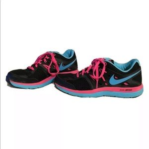 Women’s Nike Dual Fusion running shoes size 8